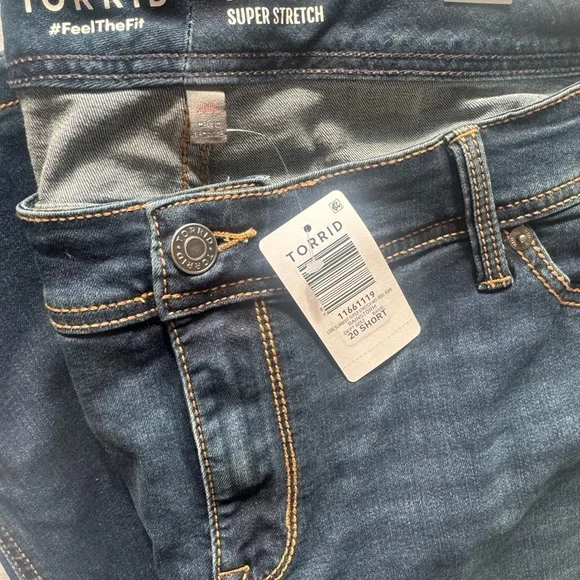 torrid Jeans Mid to Dark Blue slim Bootcut super stretch mid rise Zise 20S NWT - Picture 10 of 14
